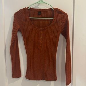 BURNT ORANGE LONG SLEEVE